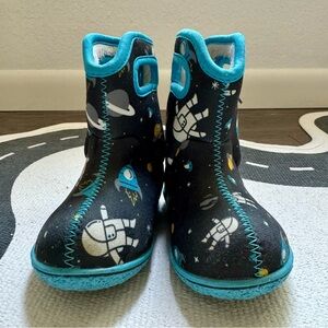 Baby Bogs Waterproof Pull On Winter Boot Toddler Space Man